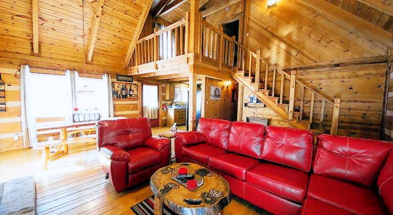 House with jacuzzi & pool | Pet-friendly — photo 2