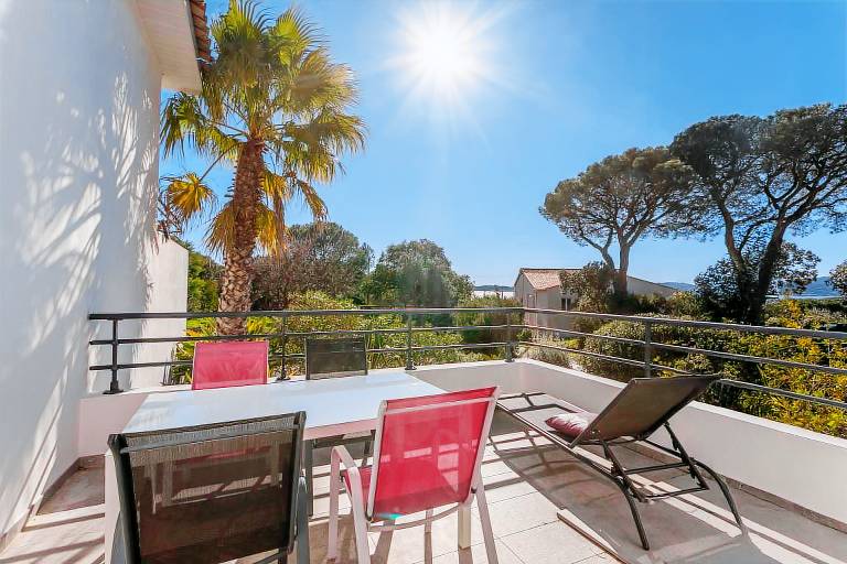 Apartment 'Home 2' with Sea View, Wi-Fi and Air Conditioning in Sainte-Maxime
