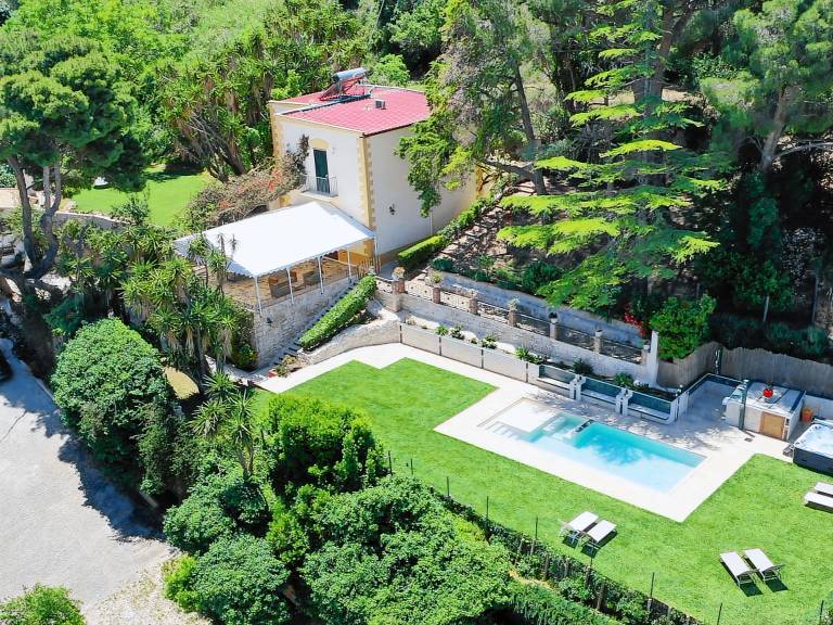 House with yard, private pool & terrace | Mountain view — photo 2