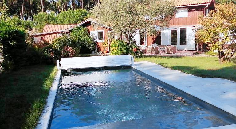 Fully equipped big house with private pool, garden & BBQ | Good for workation | Dogs allowed in Gujan-Mestras