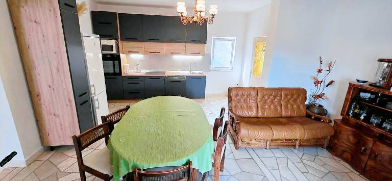 Rental apartment with terrace, barbecue & garden — photo 5