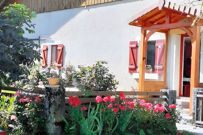 Holiday Home “Ancienne Petite Ferme”: Mountain View, Shared Terrace, Wi-Fi in Pontarlier