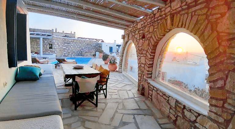 Villa with patio, garden & pool — photo 4