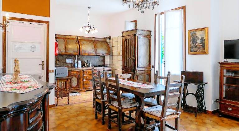 Apartment with 2 rooms for 6 persons in Laigueglia