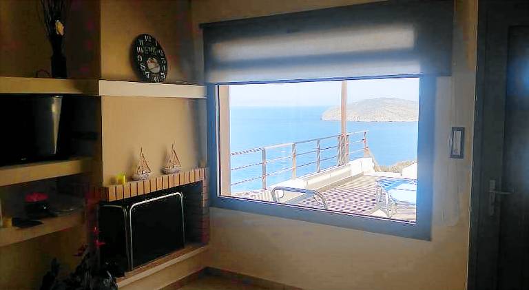 Villa with pool — photo 3