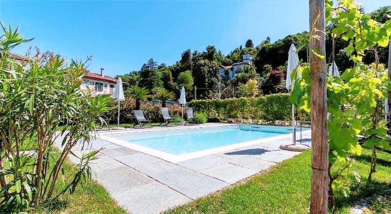 Wonderful apartment with patio, garden & private pool | Pets allowed — photo 4