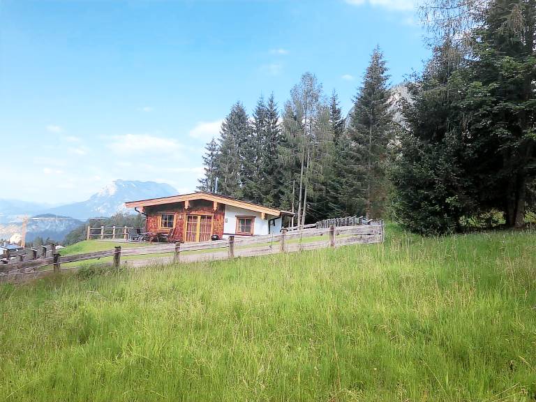 Traumhafte Berghütte mit großem Garten