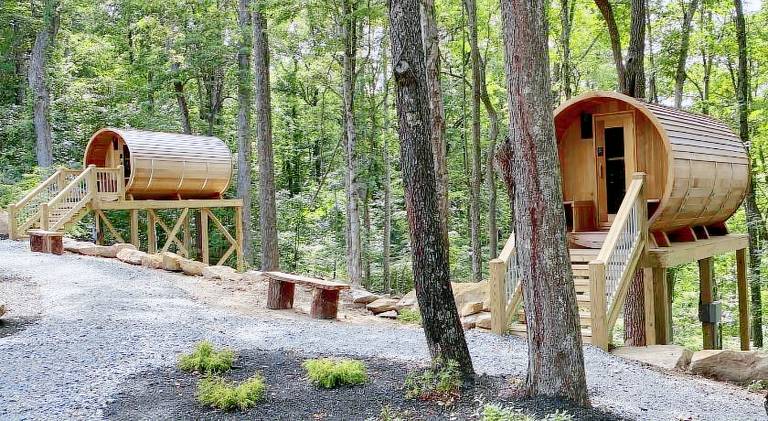 House with hot tub & pool — photo 4