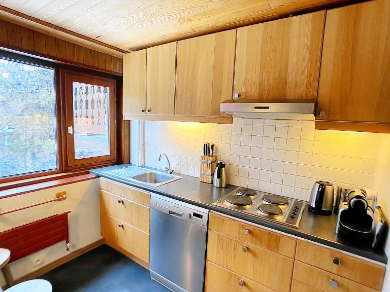 Fully equipped beautiful apartment with fast internet & terrace | Mountain view | Next to the ski | Pets allowed — photo 5