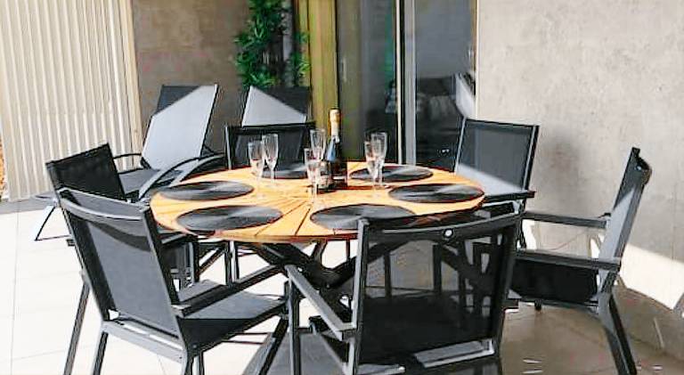 Rental apartment with patio, private pool & garden — photo 4