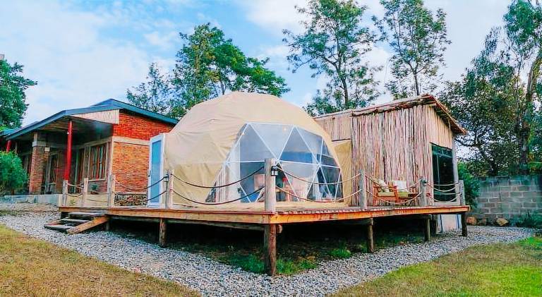 Lodge with barbeque, garden & pool — photo 2