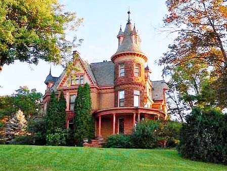 Henderson Castle Inn in Kalamazoo, MI