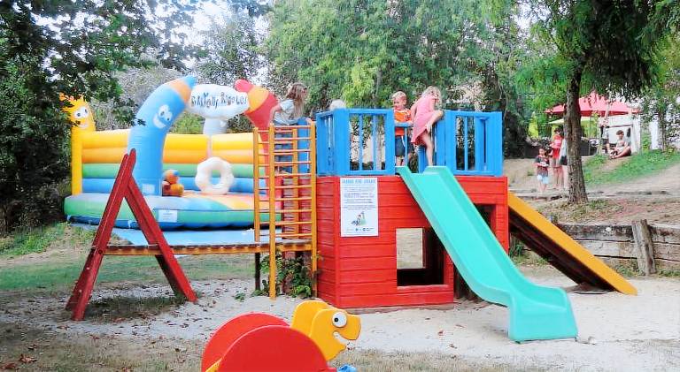 Camping LePigeonnier a Miers pres du gouffre de Padirac — photo 4