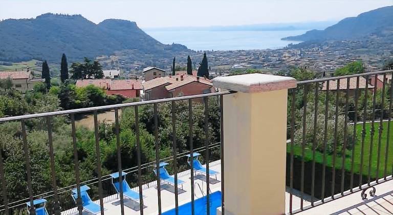 Charming apartment with yard, pool & patio | Dogs allowed — photo 3