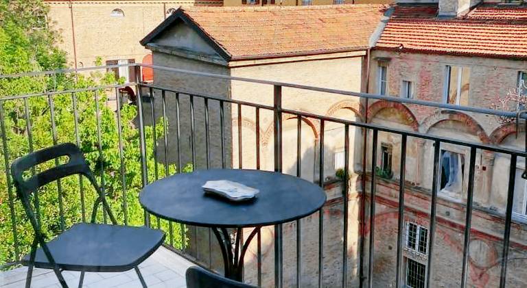 Charming Home Towers-Roofs View — photo 5