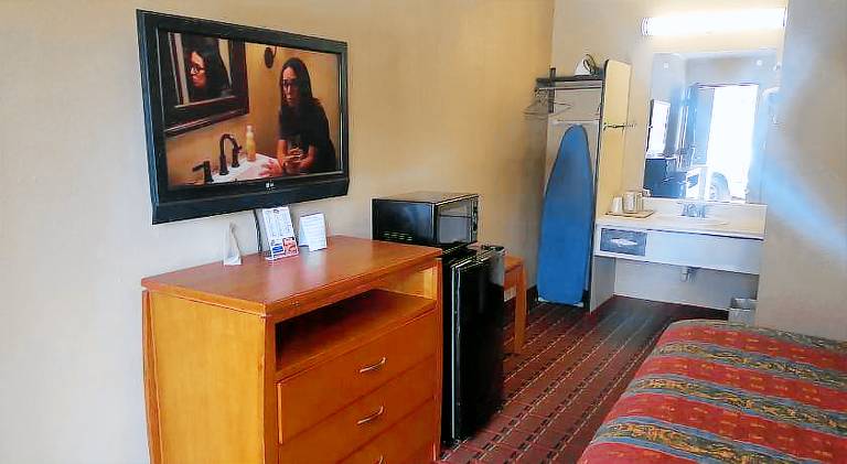 Scottish Inn Knoxville — photo 2