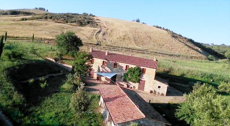 Apartment with patio, garden & hot tub in San Quirico d'Orcia