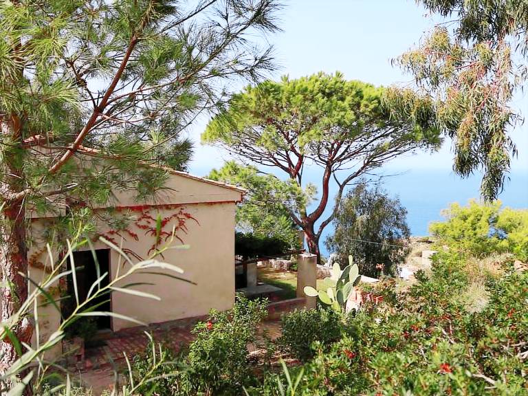 Casa Cucinone, for 2/4 people, with sea view and access to the beach — photo 5