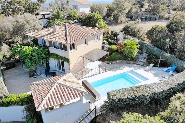 Villa with heated pool, terrace & barbecue | Mountain view in Zonza