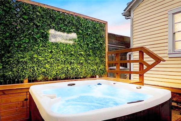 House with terrace, jacuzzi & yard | Near Tower of the Americas in San Antonio, TX
