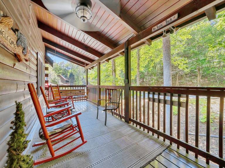 Child-friendly cabin with private pool | Dogs allowed — photo 3