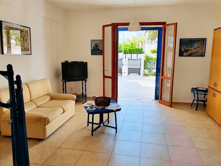 Family-oriented villa with garden | Garden view | Beach nearby | Pets are welcome — photo 3