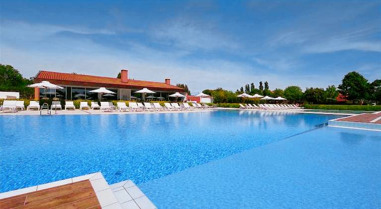 Holiday apartment with patio & pool | Pets allowed in Jesolo