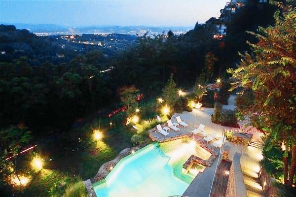 Spacious serviced apartment with garden & pool | Perfect for remote work | Pet-friendly — photo 4