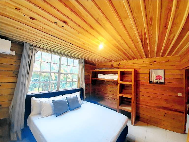 Cabin Pointe Michel