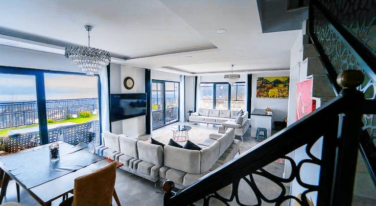 Pleasant villa with grill, patio & hot tub | Pets are welcome in Sapanca