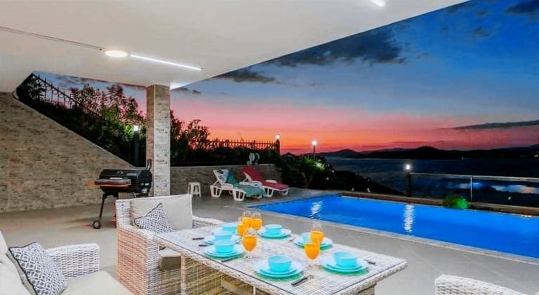Villa Paradise BODRUM, 14 personnes, vue mer, piscine, plage privee, sauna, chambre a vapeur, ascens — photo 4