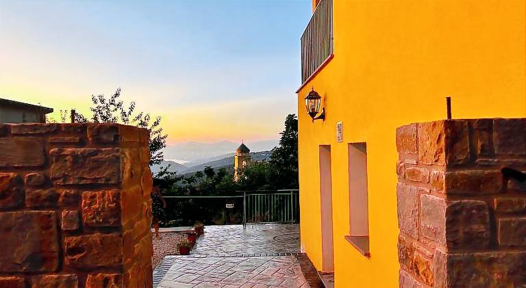 Lodge with patio & garden in Montecorice