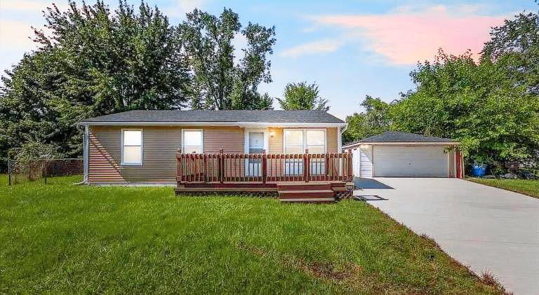 House with 3 rooms for 6 persons in Ann Arbor, MI