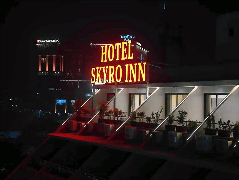 hotel skyro inn