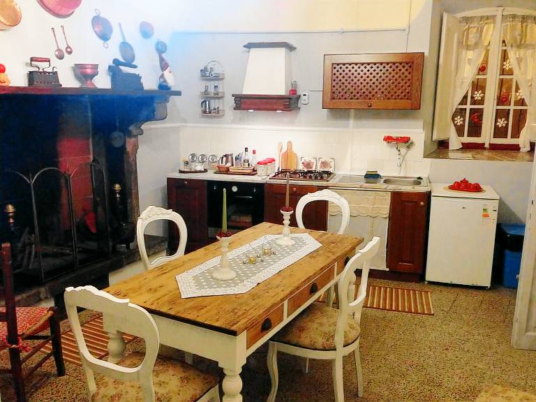 Child-friendly pleasant villa with terrace | Pets allowed — photo 4