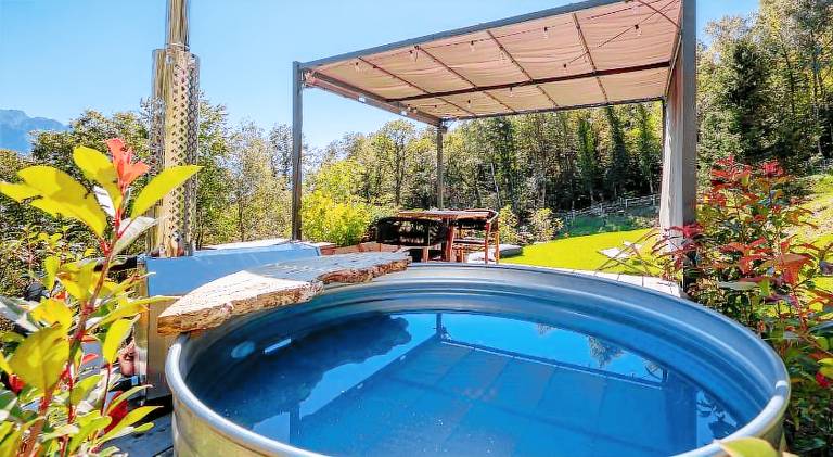 Chalet with private pool, terrace & jacuzzi — photo 4