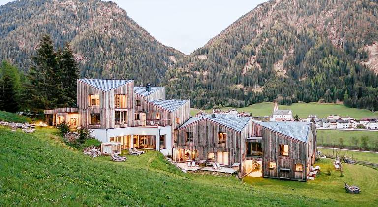 Chalet with sauna, yard & patio | Pet-friendly — photo 3