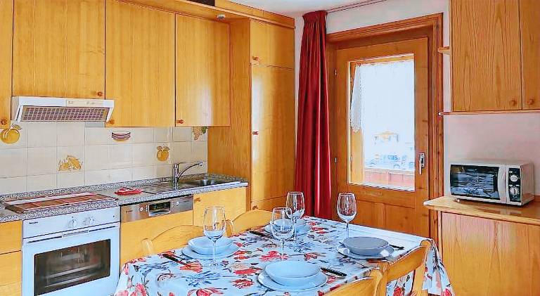 Holiday apartment with 2 rooms for 5 persons — photo 4