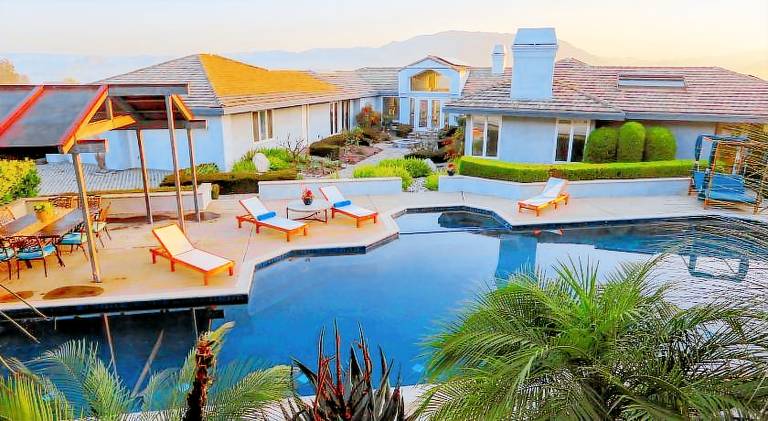 Villa with jacuzzi & pool in Fallbrook, CA