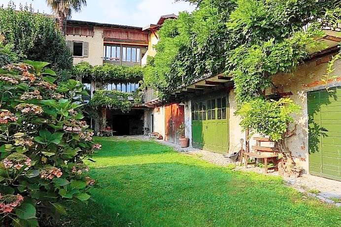 Bed & Breakfast  Casalzuigno