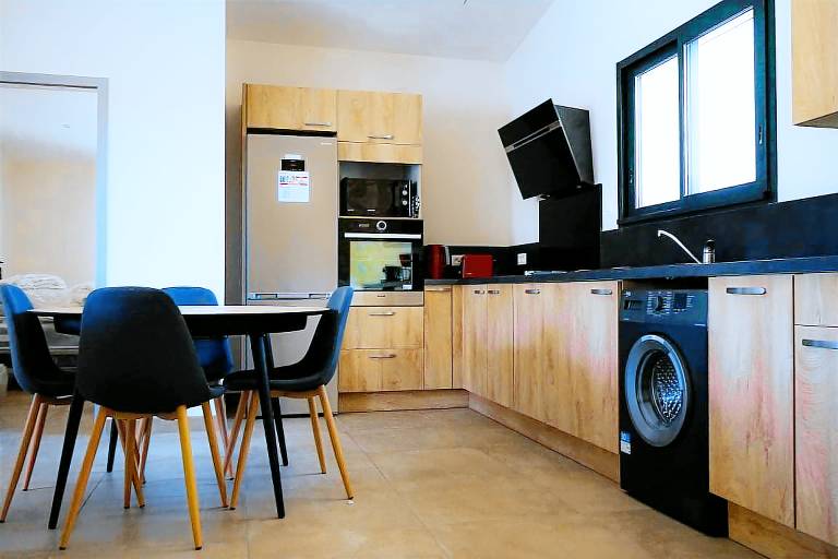 Gite with yard & patio — photo 2