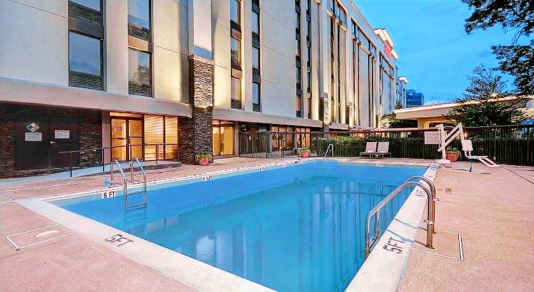 Hampton Inn & Suites Alexandria Old Town Area South — photo 3