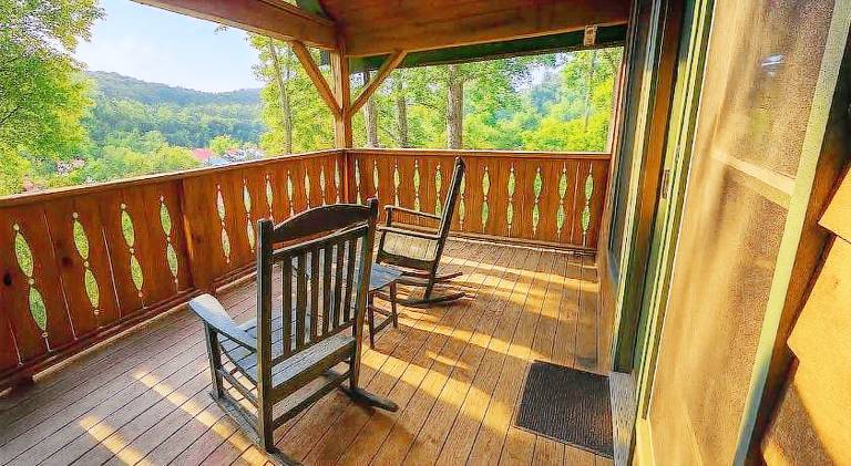 Vacation home with sauna in Helen, GA