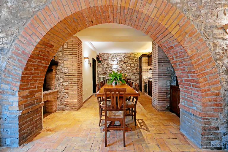 Ample cottage with patio & garden | Pet-friendly — photo 3