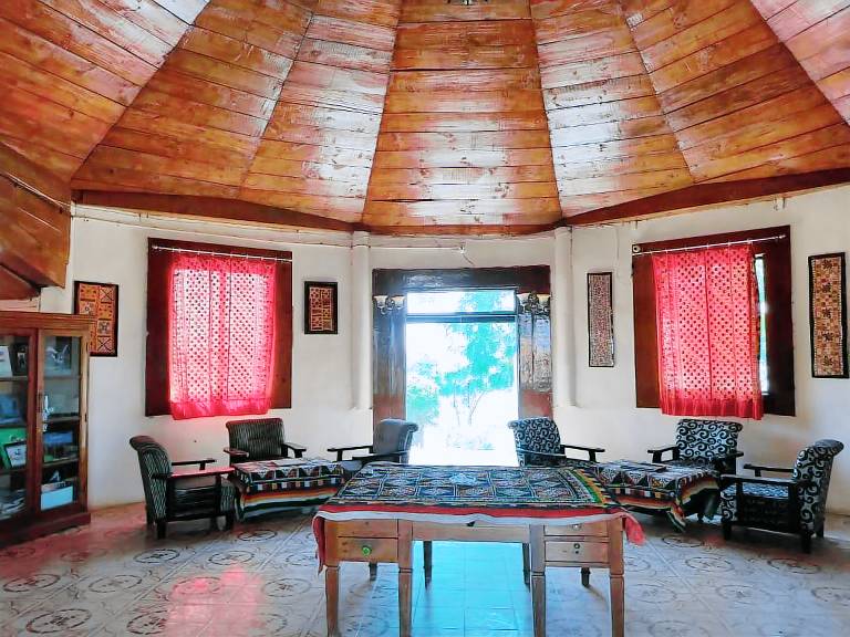 Lodge with pool, grill & terrace — photo 5