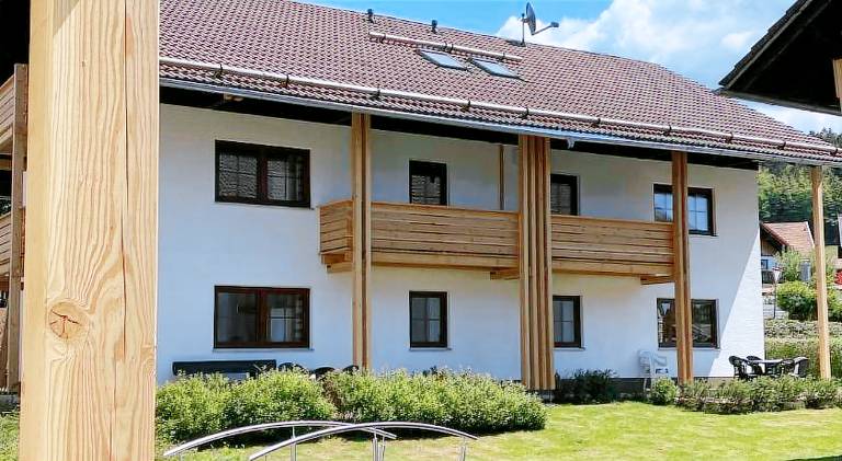 Apartment with terrace & garden in Neuschoenau