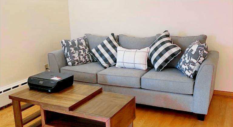 1 Bright Private Room near New Brunswick NJ downtown