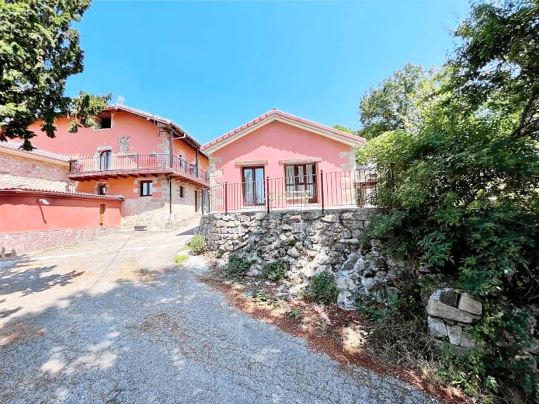 Villa La Población