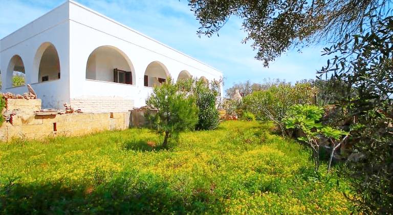 Vacation home with yard, grill & terrace — photo 4