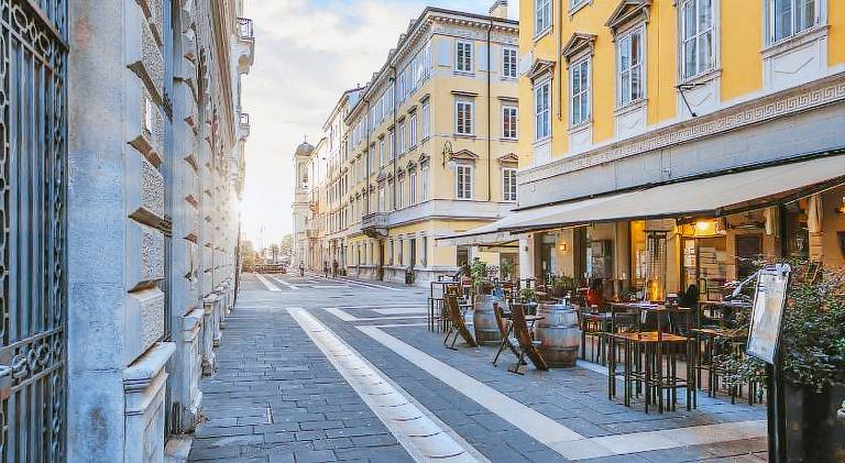 Holiday apartment with hot tub in Trieste